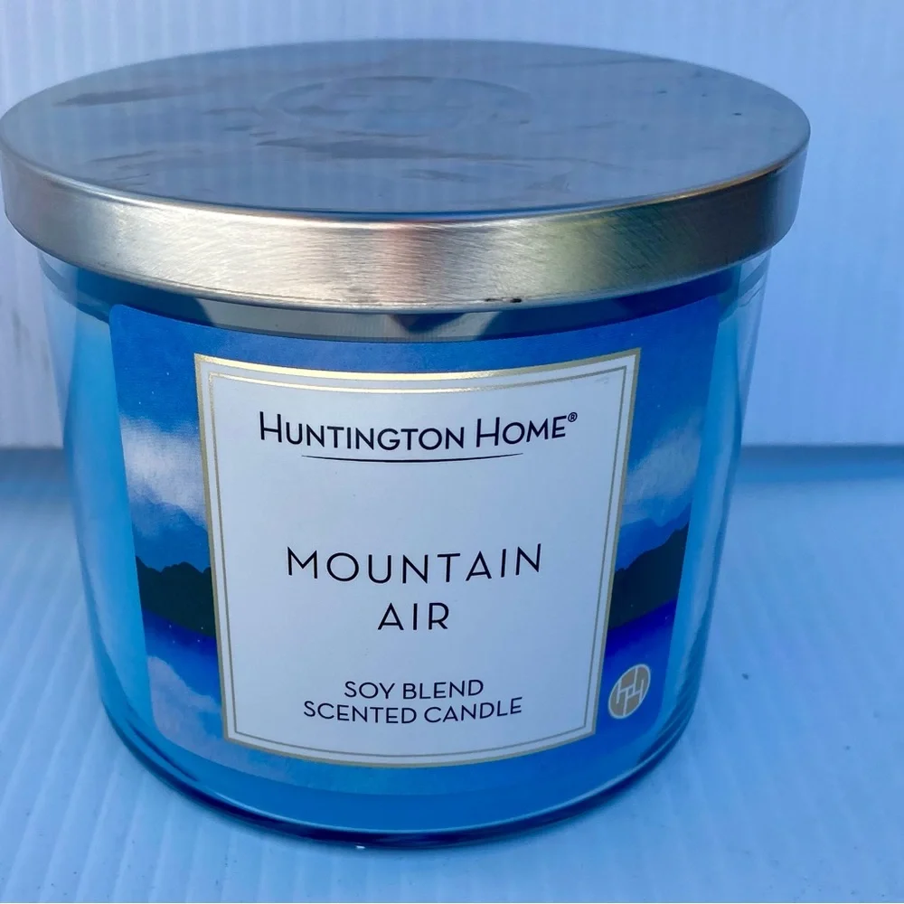 Huntington Home Mountain Air Scented Candle Soy Blend 3 Wick Candle 14 oz 40 hrs - Picture 1 of 5